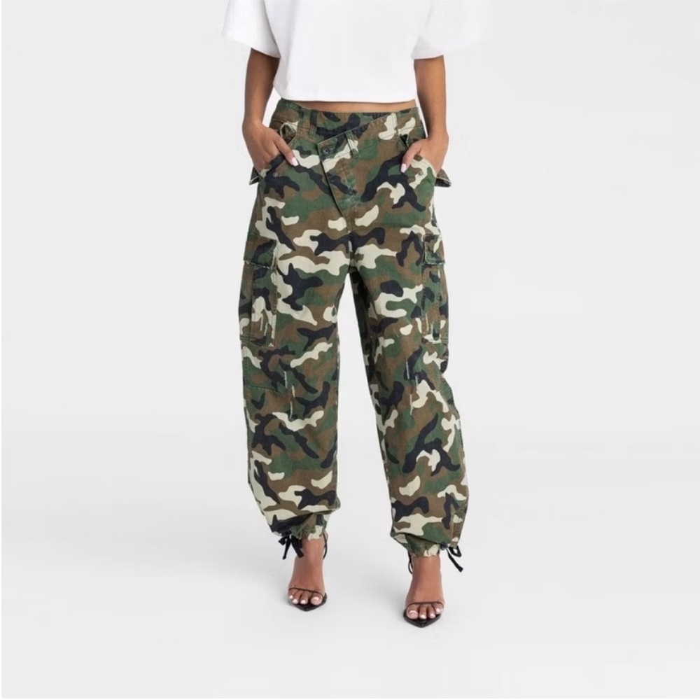KBB by Kahlana x Target XS Camo Cargo Jogger Pants Mid-Rise Straight Leg